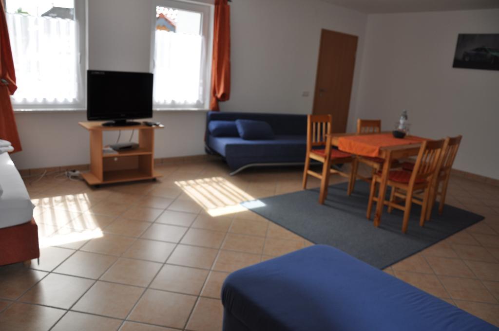 Fliederhof Ferienwohnungen Herresbach Bilik gambar